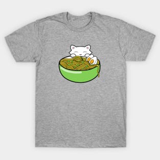 Cute cat wants to eat delicious bowl of ramen noodles T-Shirt